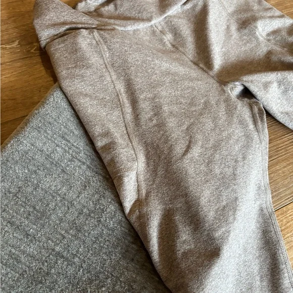 Beige High-Waisted Leggings with Pockets - Picture 5 of 5